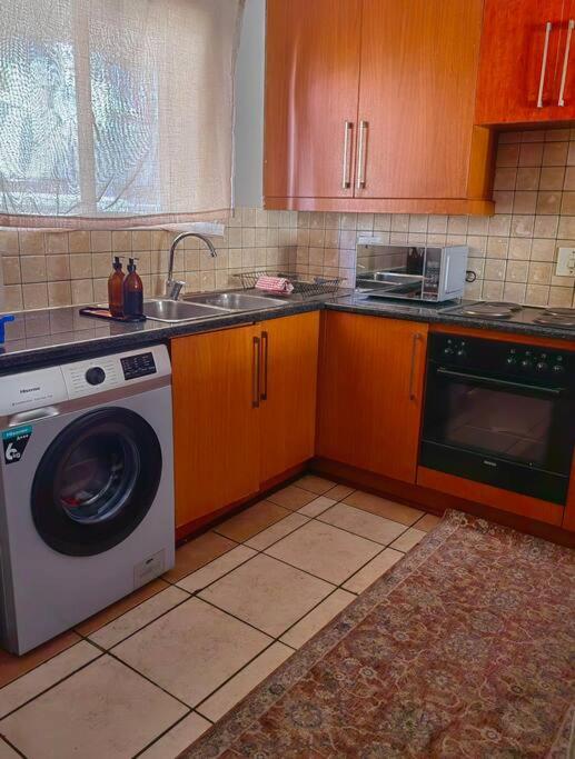 Cozy Bendor Apartment