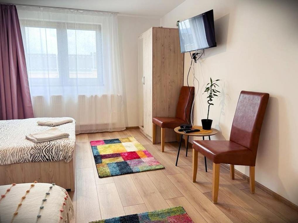 La cabana sus in deal Ferma pedagogica