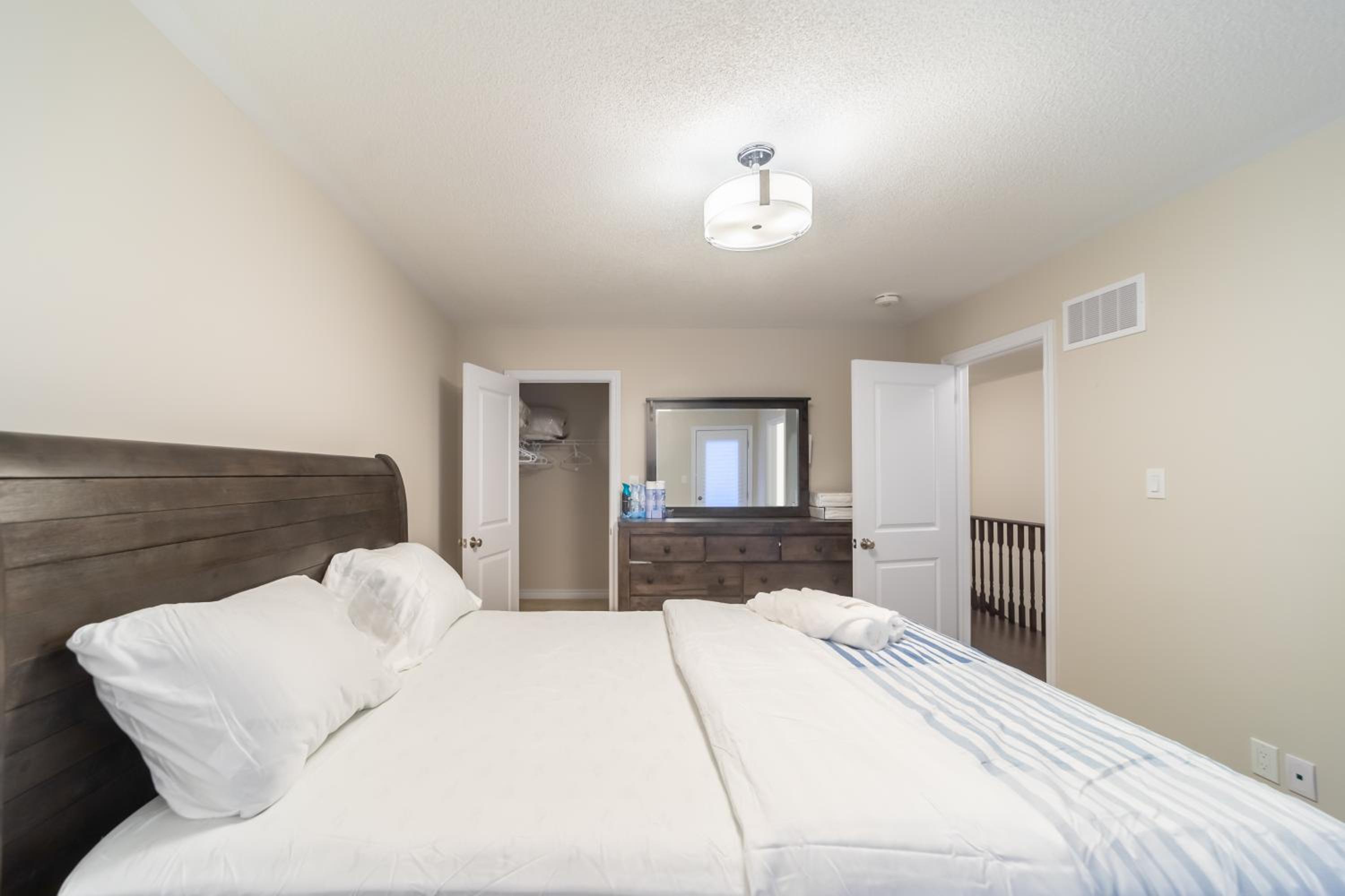 Beautiful New Townhouse in Quiet Neighbourhood