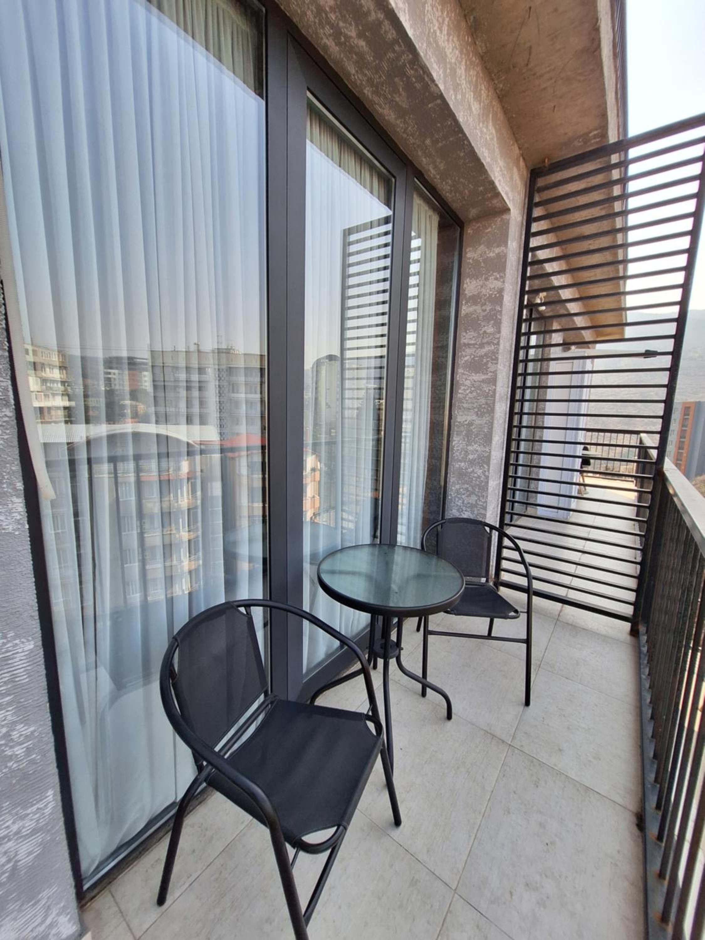 VR Krtsanisi apartment view 2