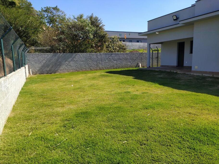 Casa com piscina e linda vista