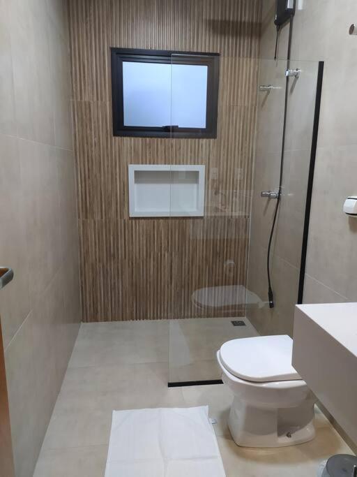 Casa com piscina e linda vista
