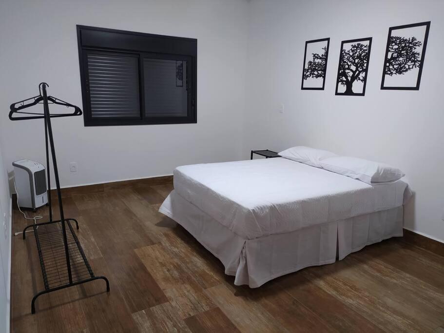 Casa com piscina e linda vista