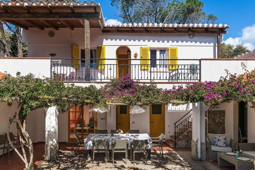 Villa La Scuderia I Unique Beachfront Villa