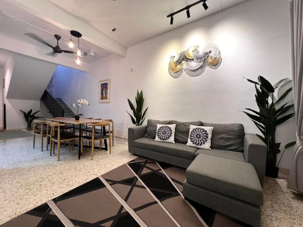 AR-RAHMAN HOMESTAY KUALA TERENGGANU Semi-D, 2-storey, 4-Bedroom 4-Bathroom, 25x13feet Private Swimming Pool with 5 feet Fountain photo 4