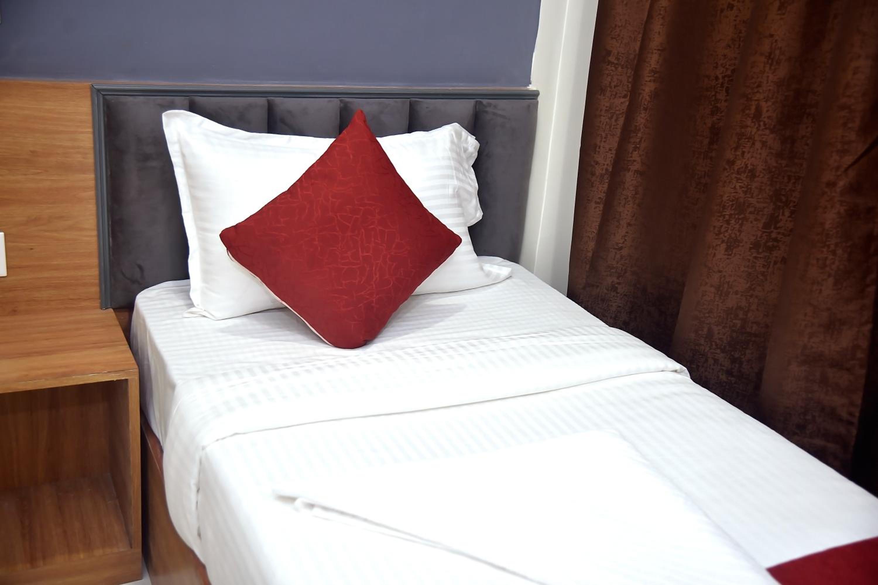 Vogue Cabin Stay Near NESCO Bombay Exhibition Centre view 2