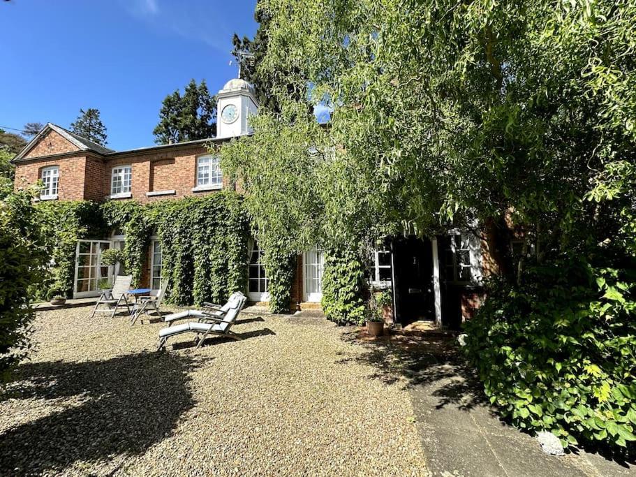Huntershields Country Manor