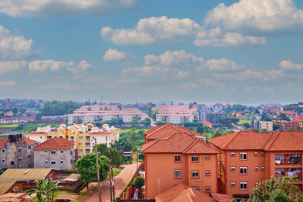 Tranquil - 2 bedroom Spacious Condo with WIFI, 20 mins from KAMPALA CENTER view 3
