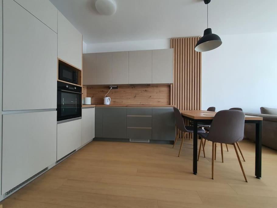 Modern apartment with garage parking view 5
