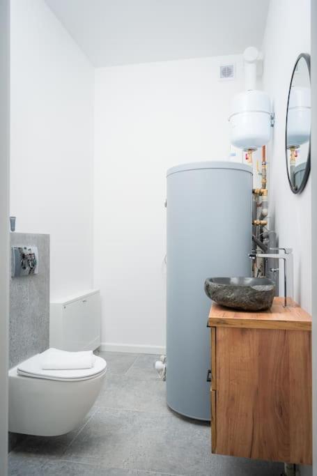 Golf & Lake House 16