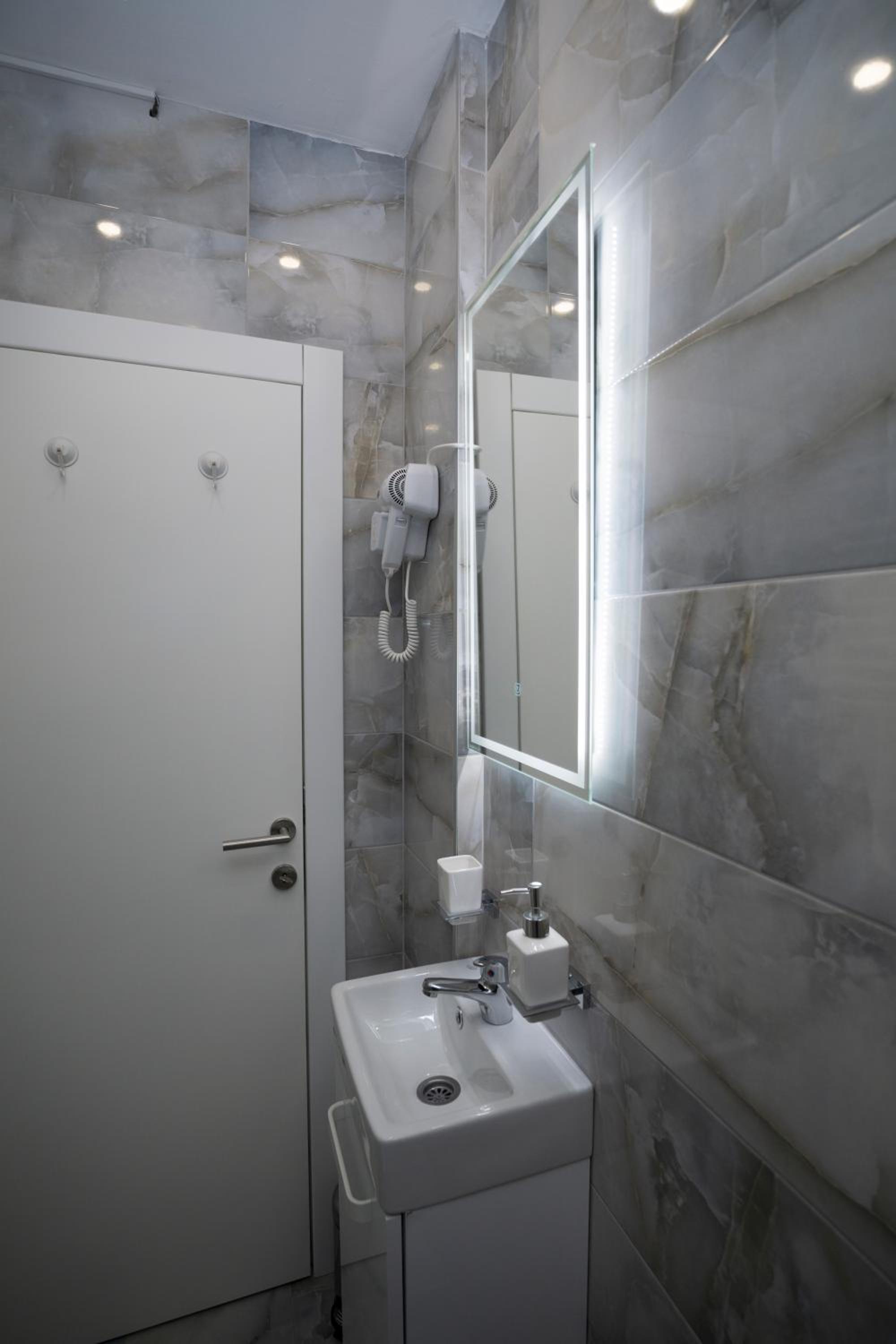 Inaya Apartman Free Parking