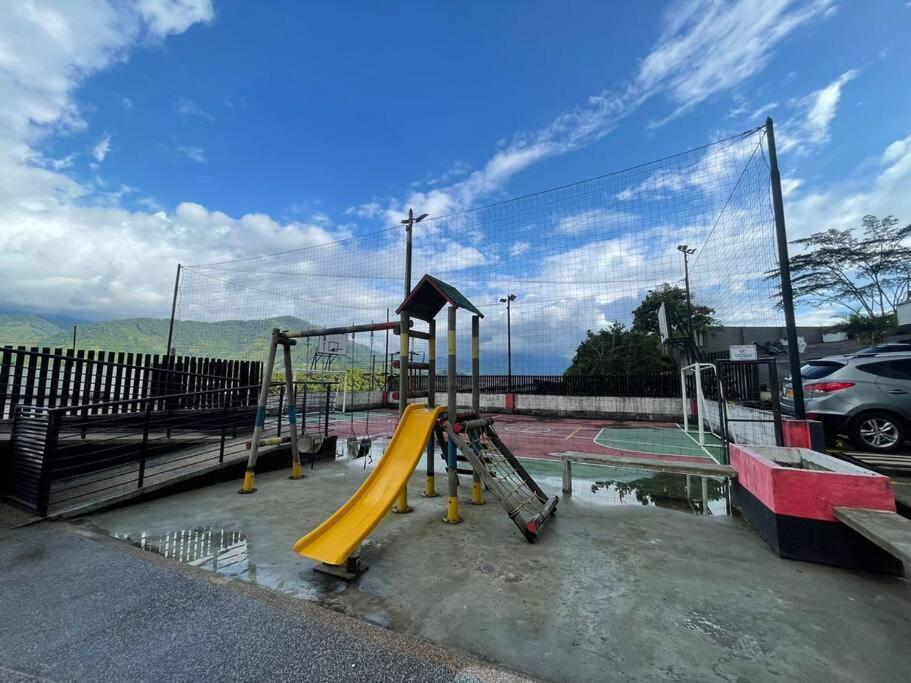 O1108- Lindo Apartaestudio al norte de Armenia