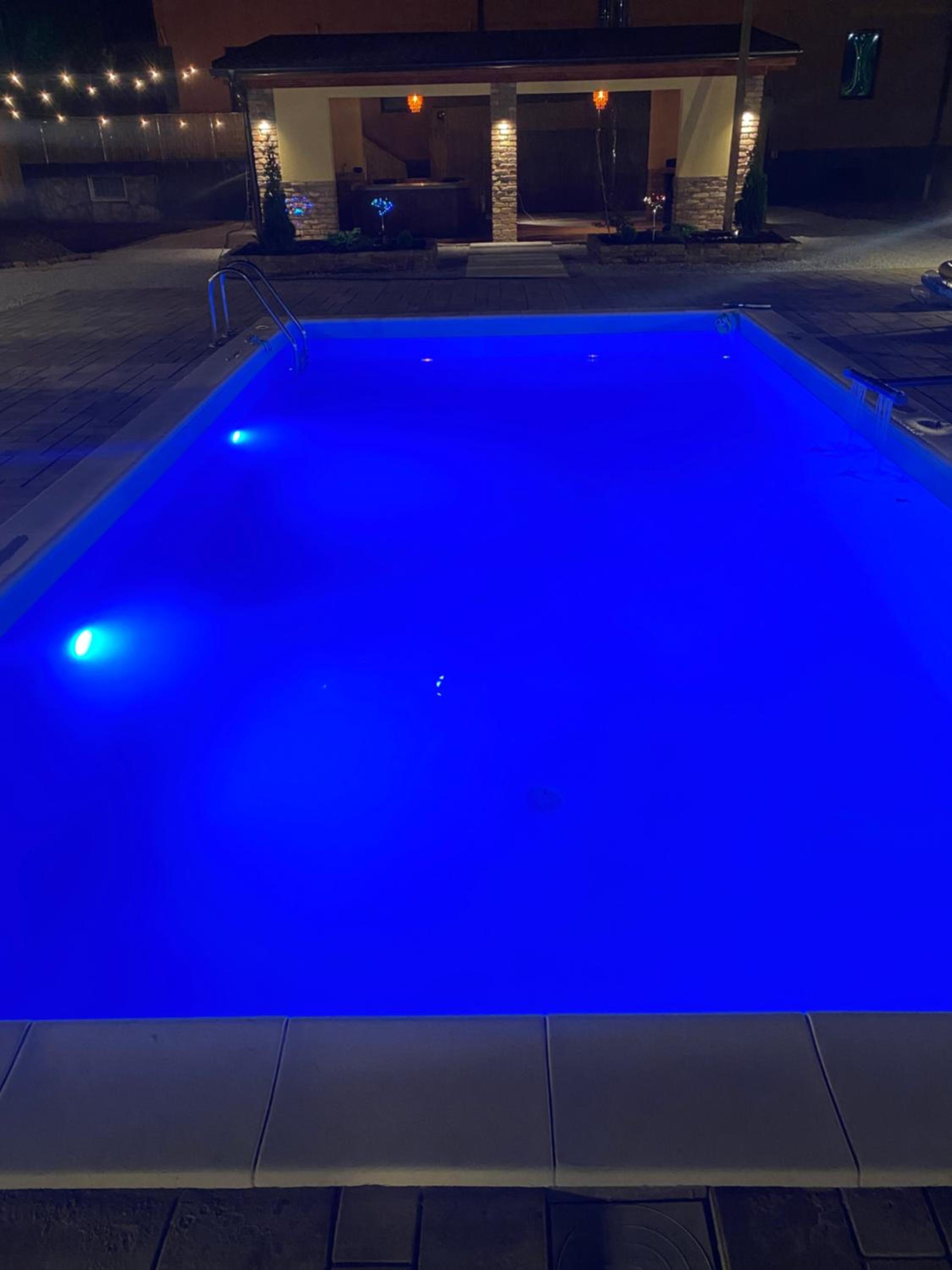 Sarajevo Deluxe penthouse and pool view 5