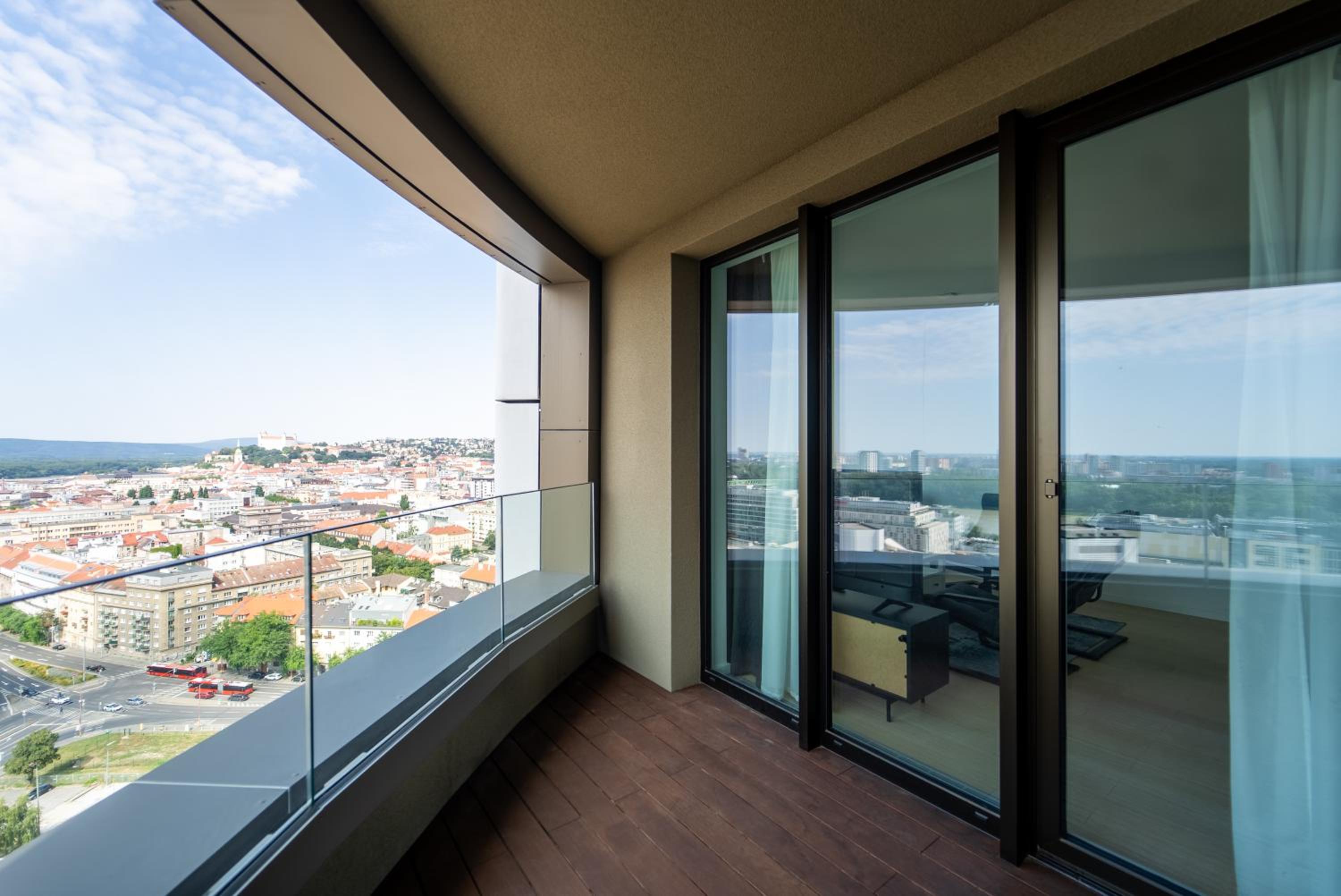 SkyPark Cozy Apartment by Verve Home view 4
