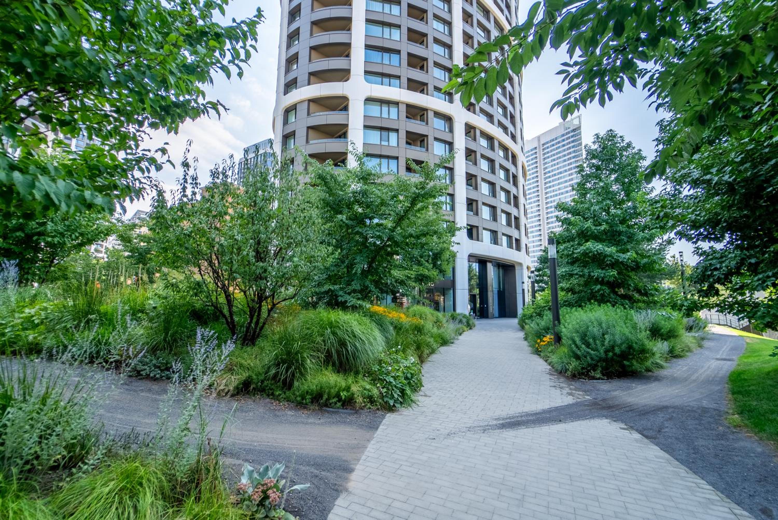 SkyPark Cozy Apartment by Verve Home view 5