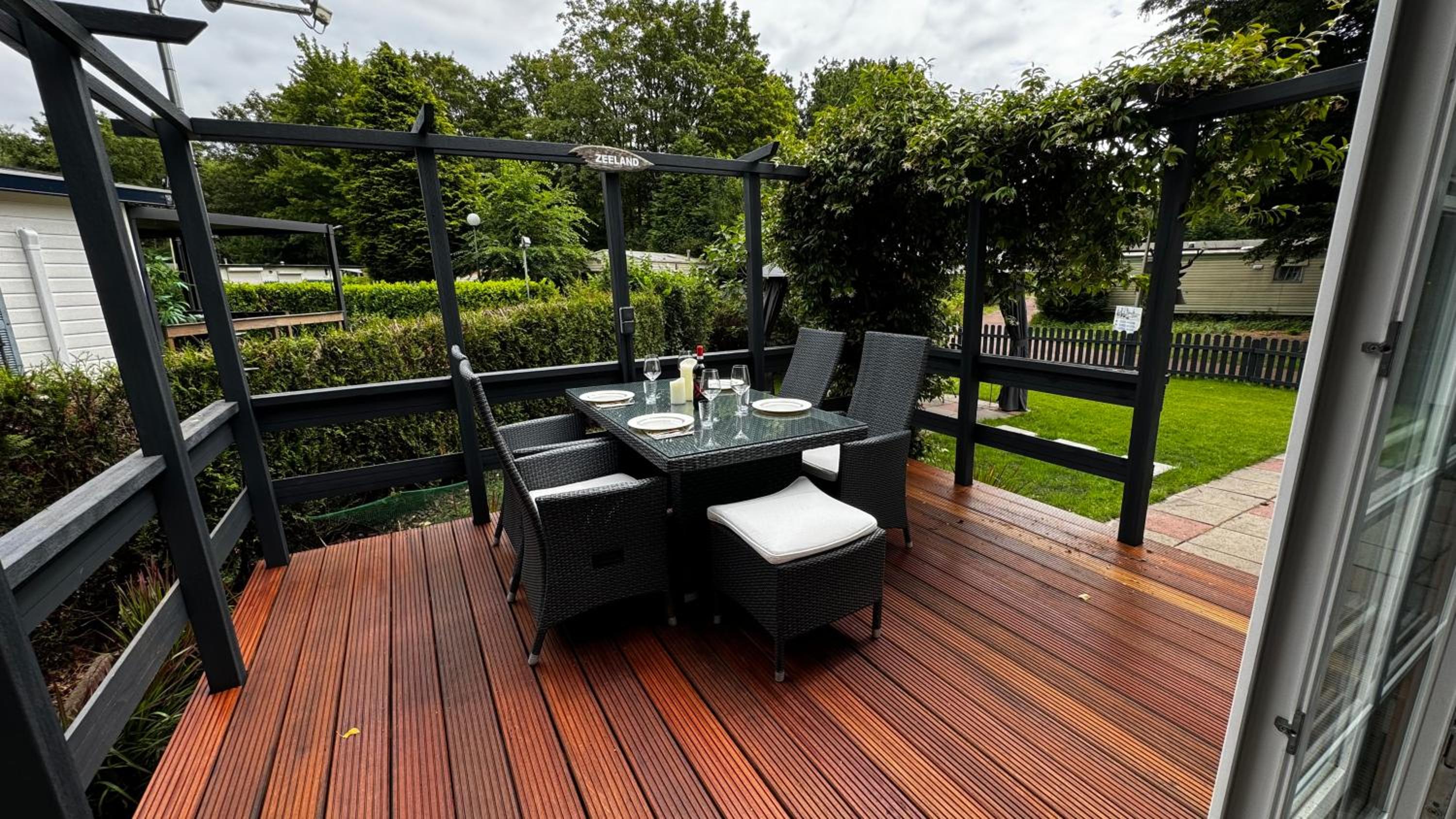 PURE - Cottage in Zeeland - Nature - lake view 5