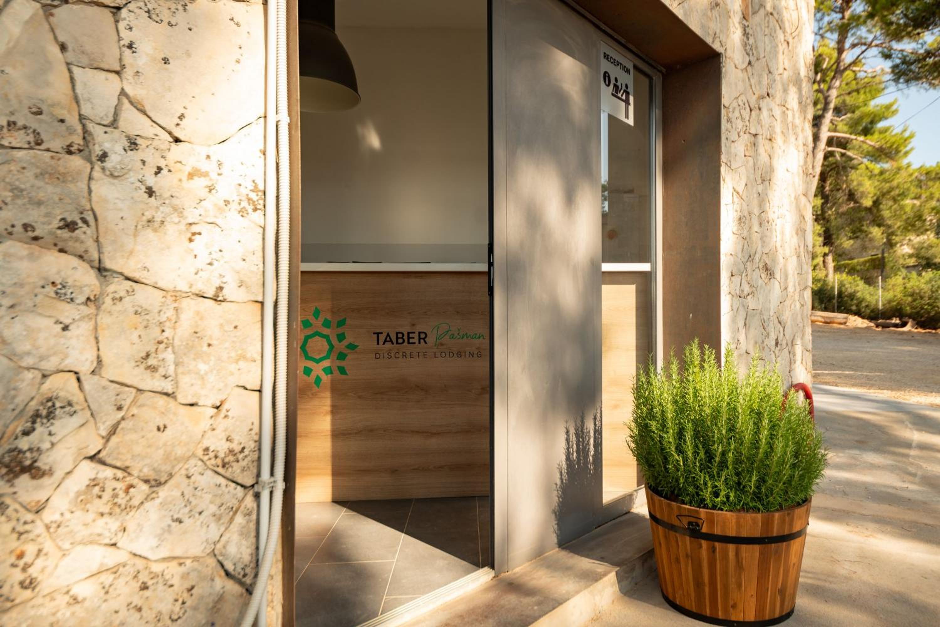 Taber Pašman – Mobile Homes view 3