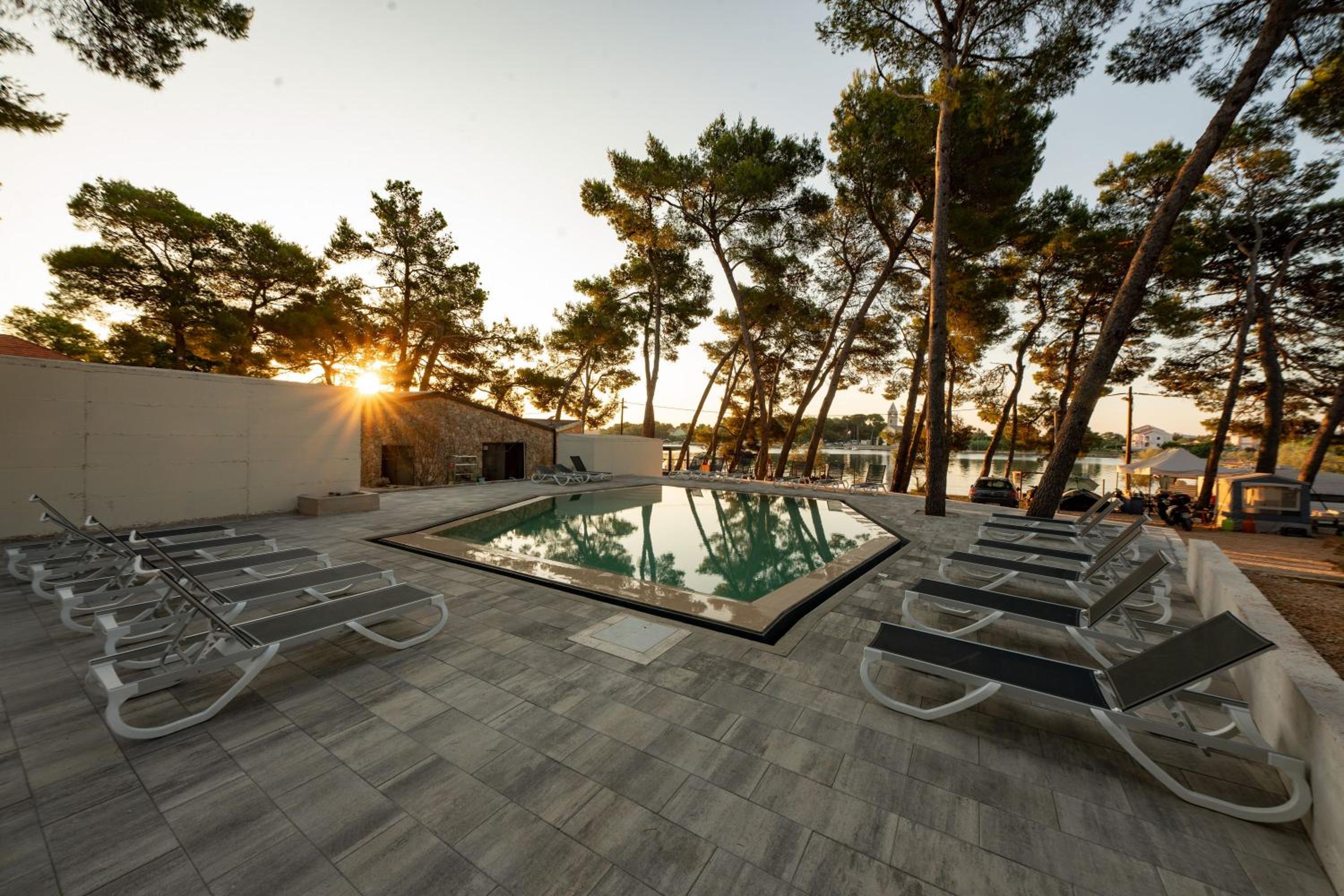 Taber Pašman – Mobile Homes view 5