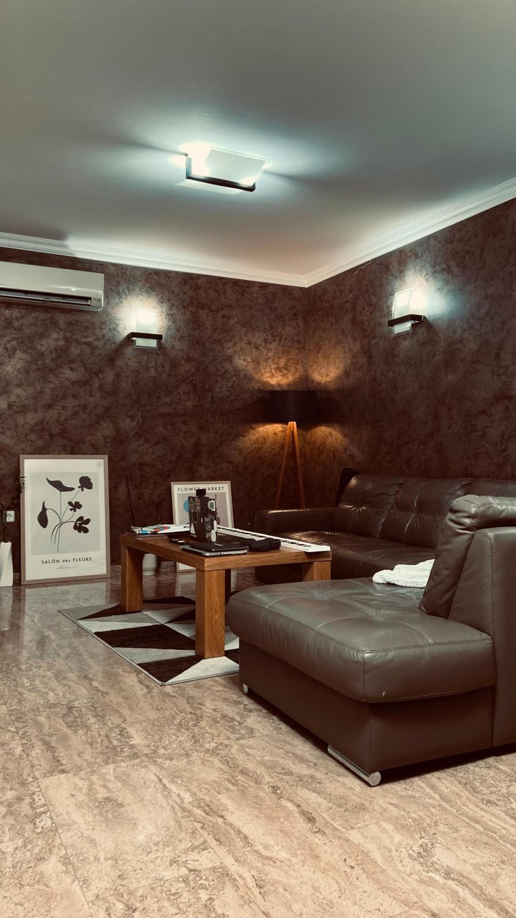 Serene Luxury Retreat Near Kapana