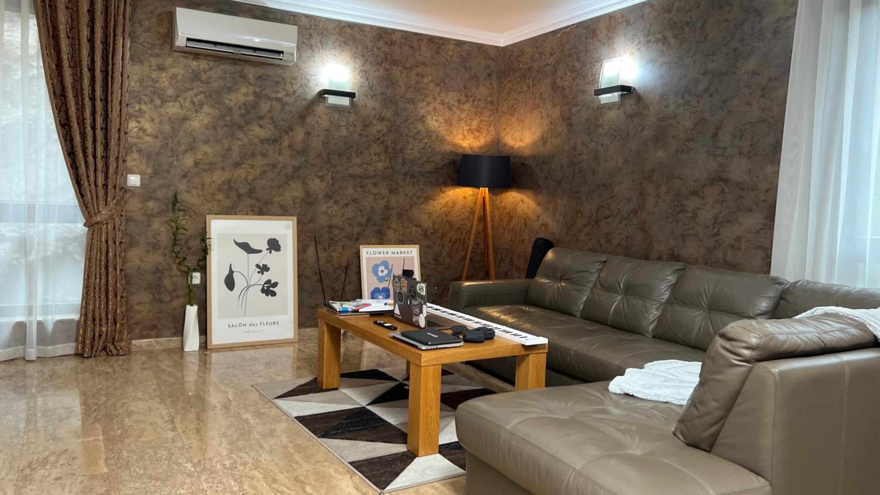 Serene Luxury Retreat Near Kapana