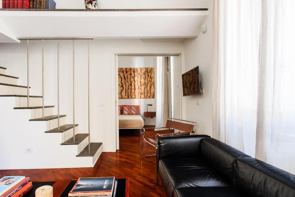 Lo Studio, Napoli