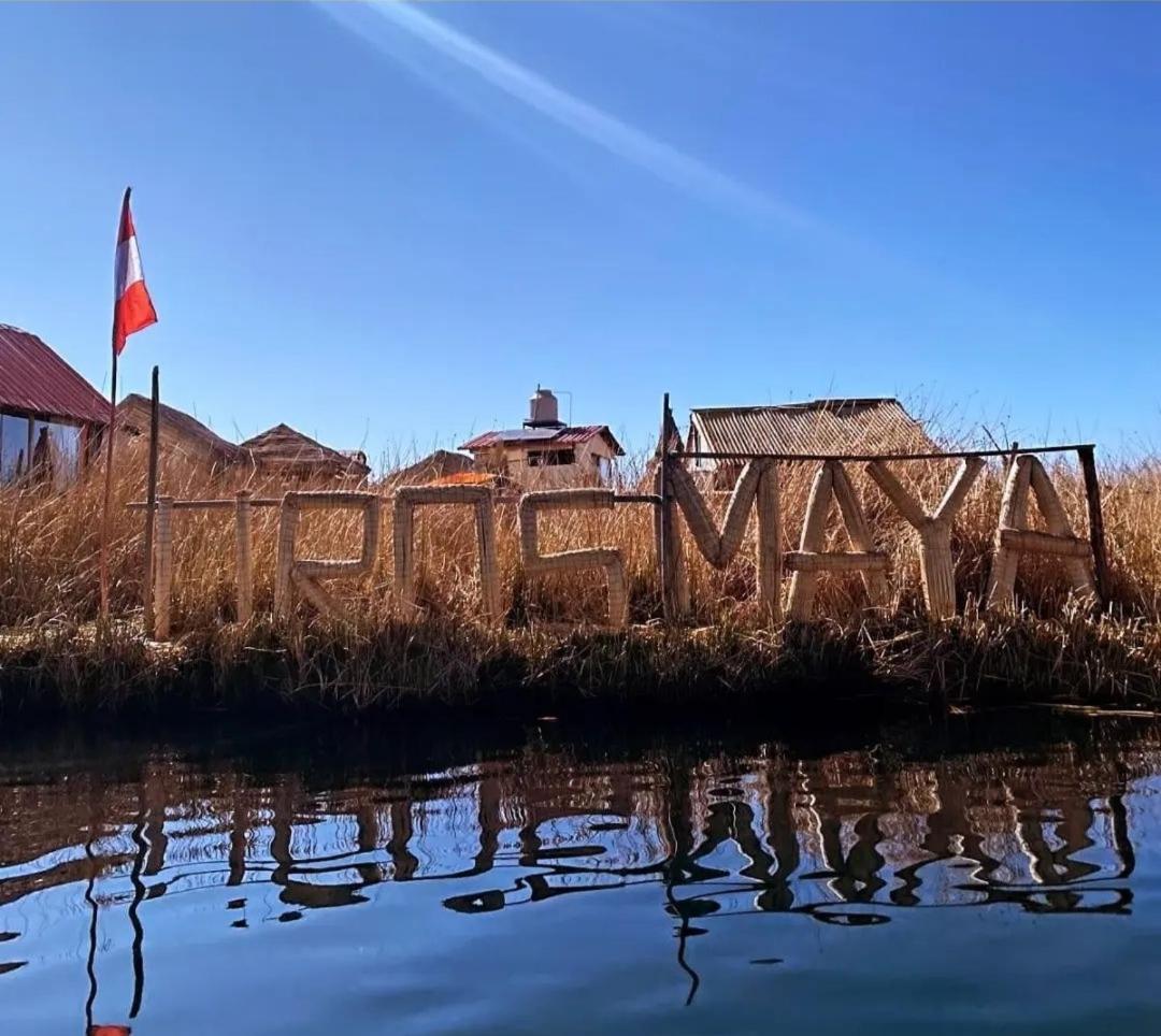 Uros Maya Lodge view 2