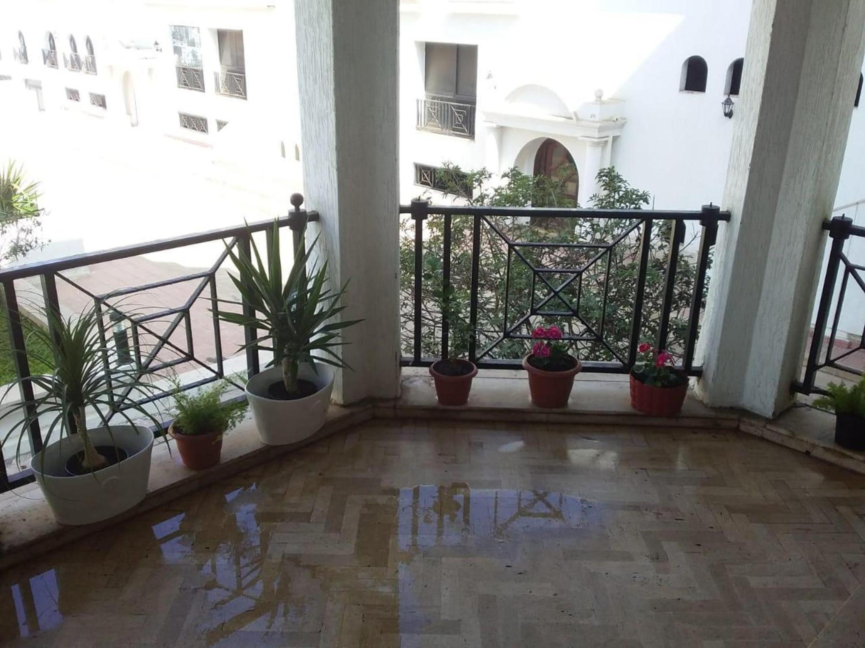 Chic Apartment in Casablanca with Shared Pool - 100 sqm