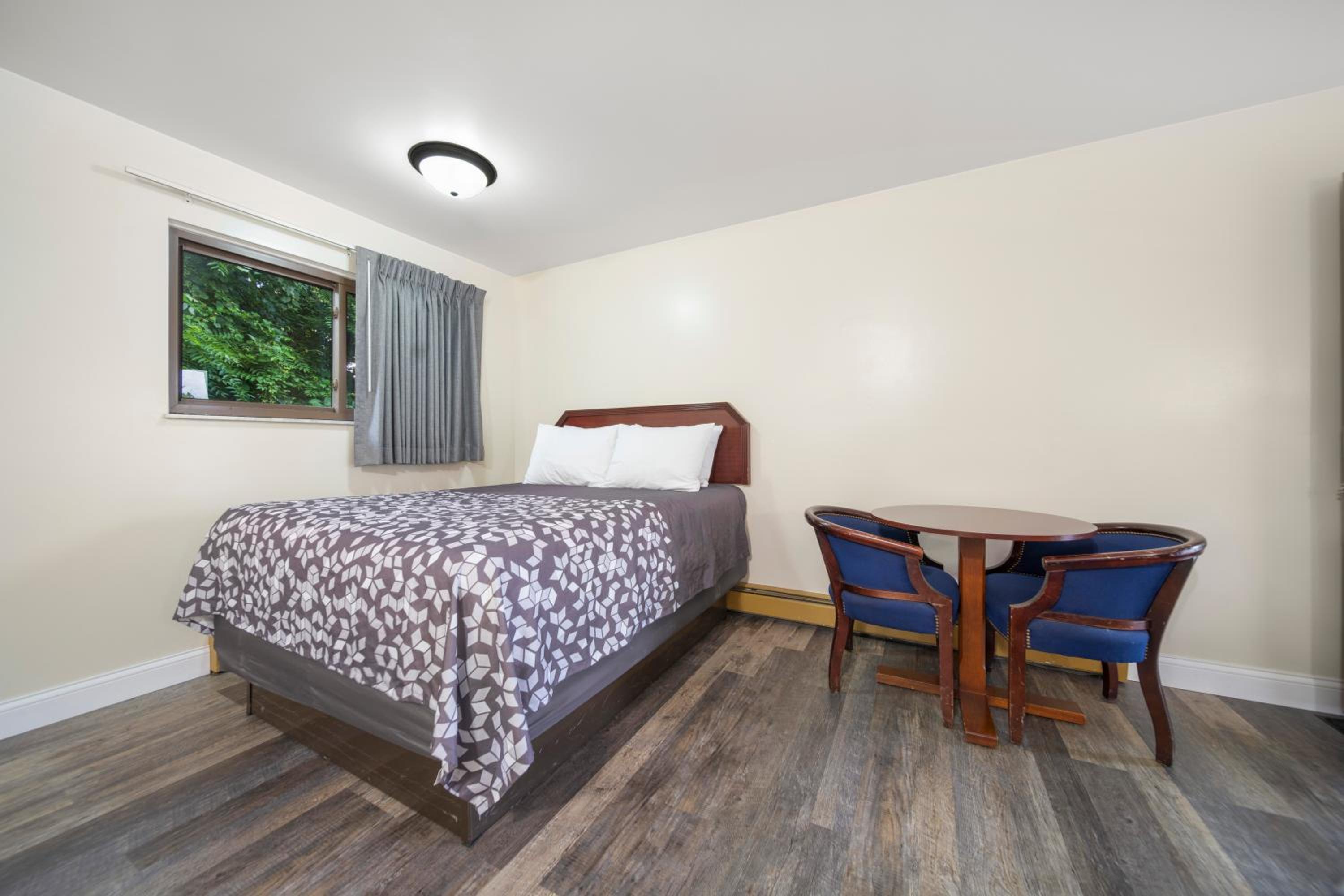 Kingsway Inn