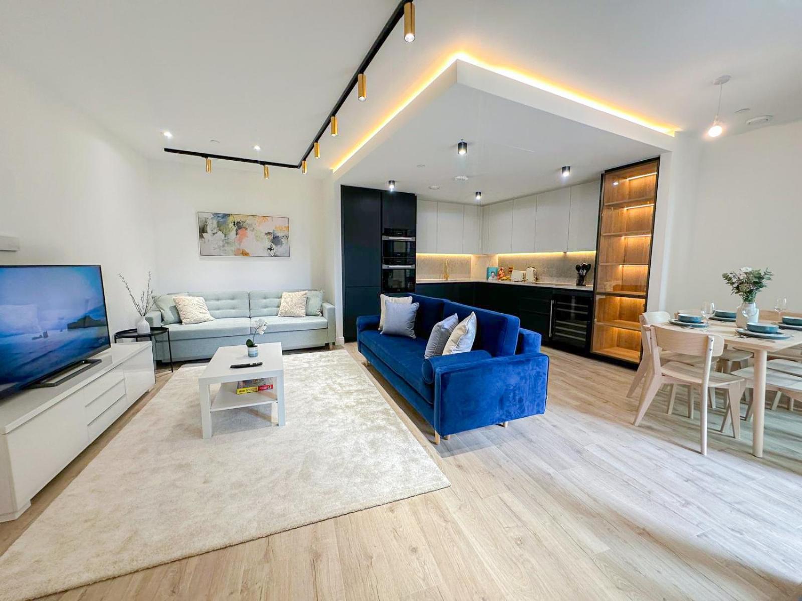Lavish 2 Bedroom flat with private balcony in Clerkenwell, Barbican view 4