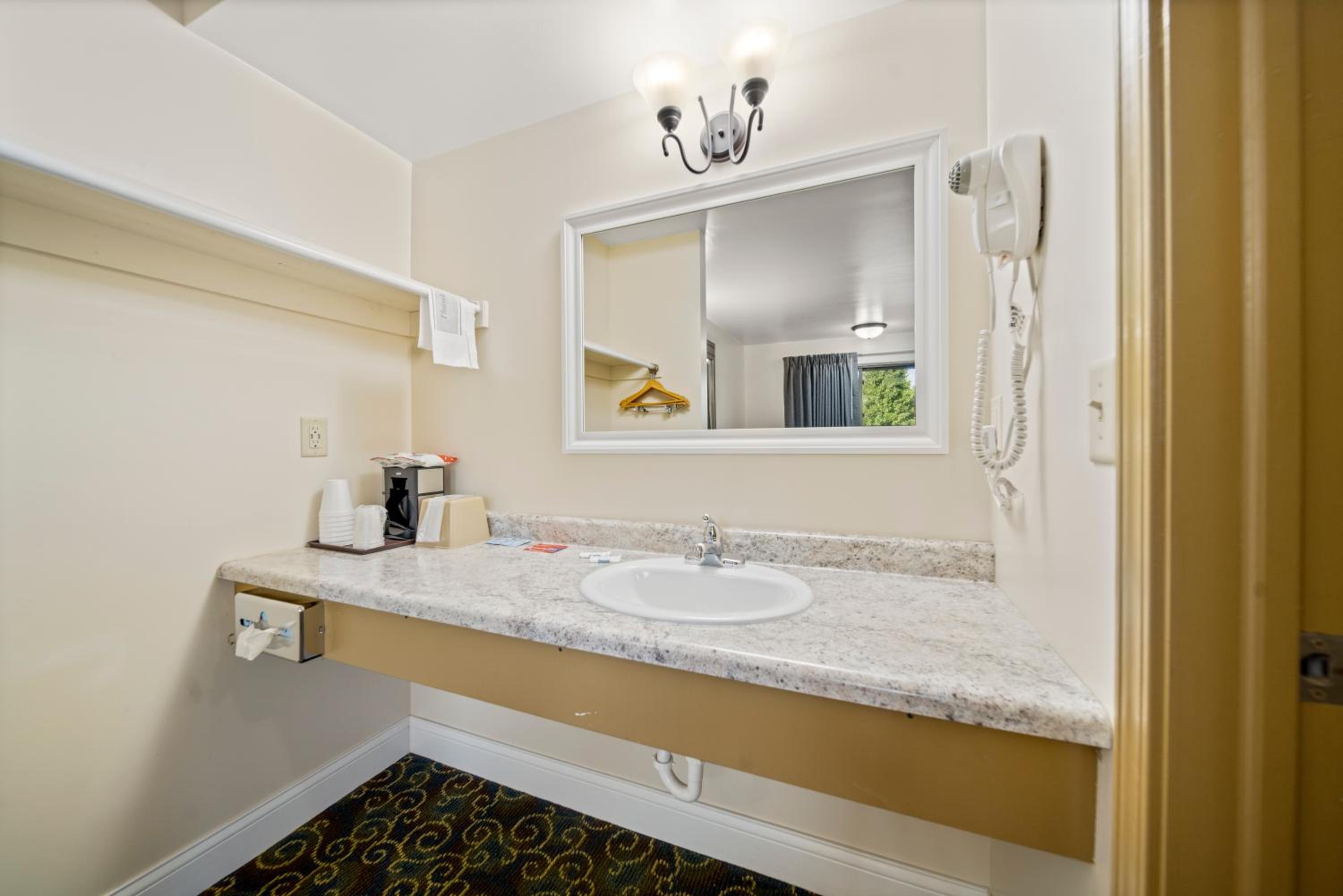 Kingsway Inn
