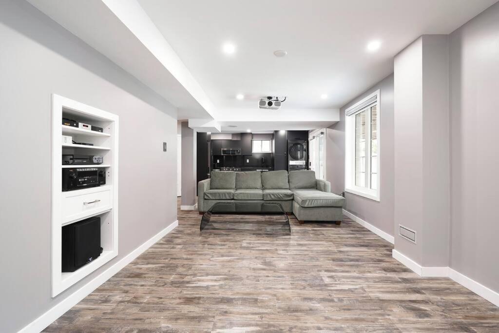 The Gate Chic & Cozy Basement Retreat in Ajax