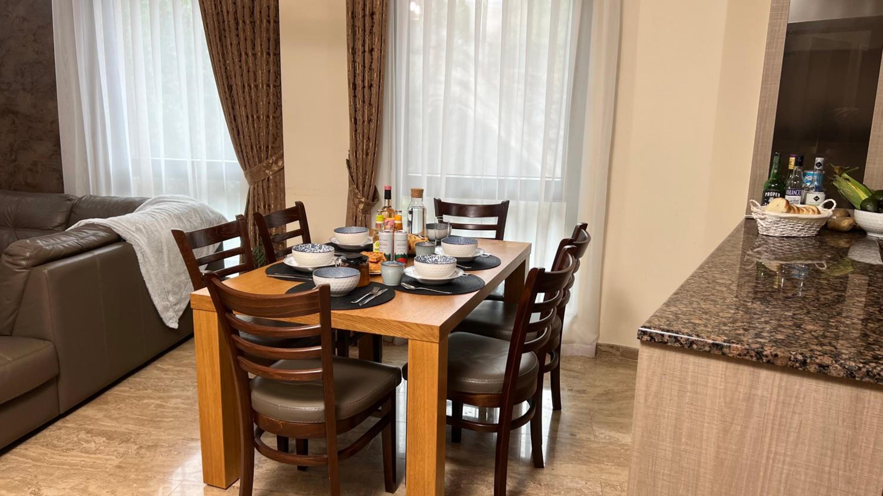 Serene Luxury Retreat Near Kapana