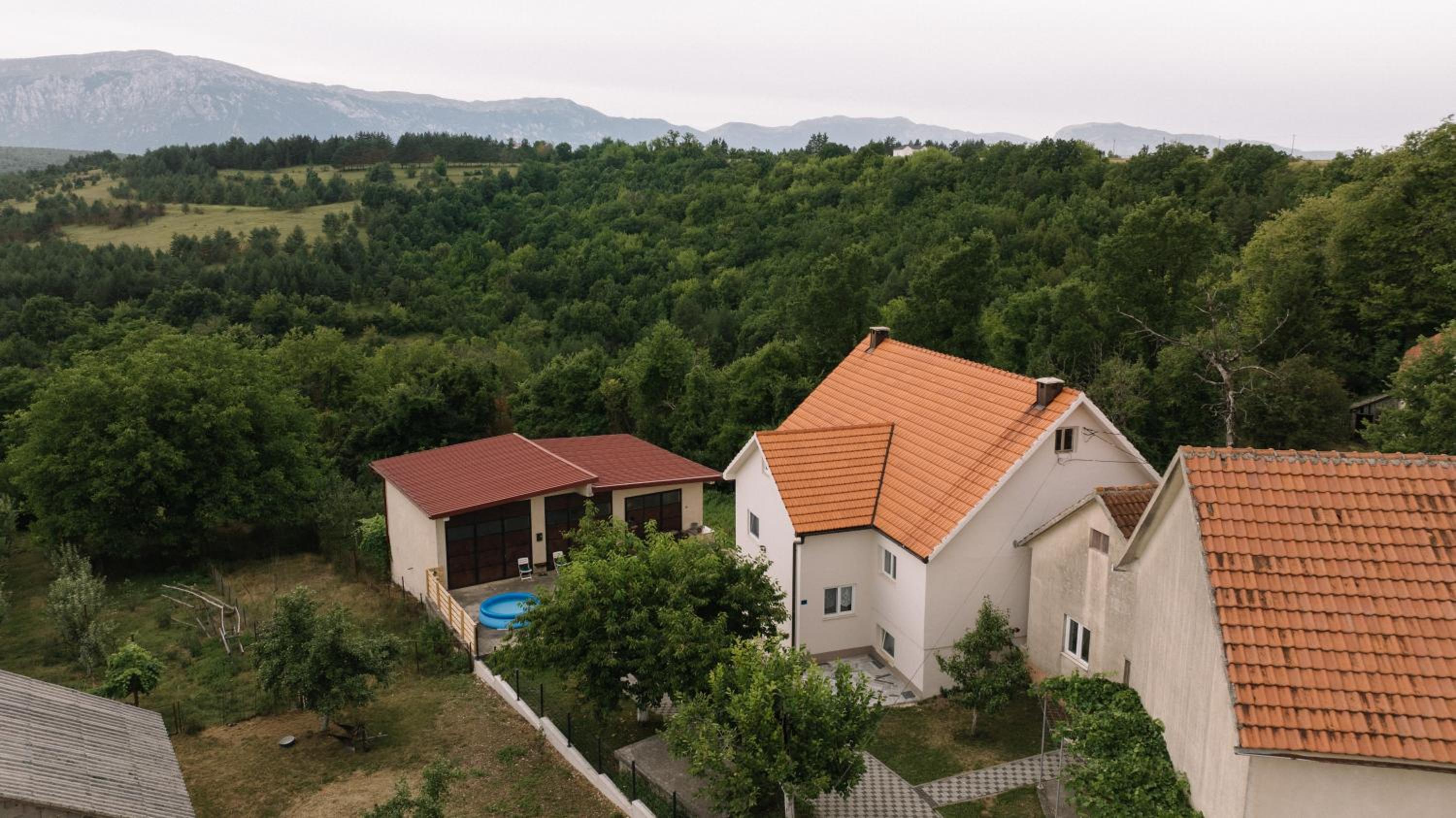 Seoska kuca Akar