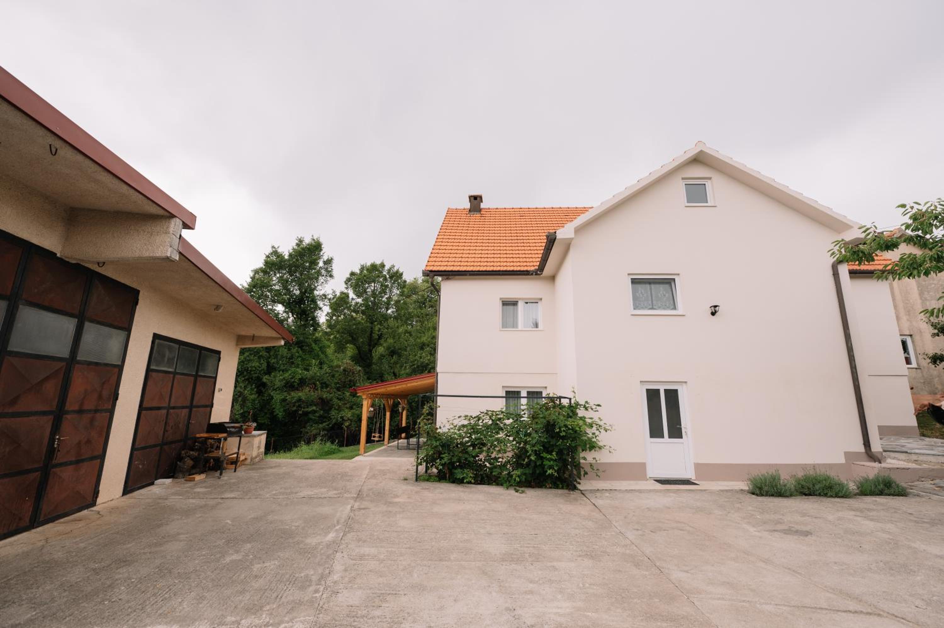 Seoska kuca Akar