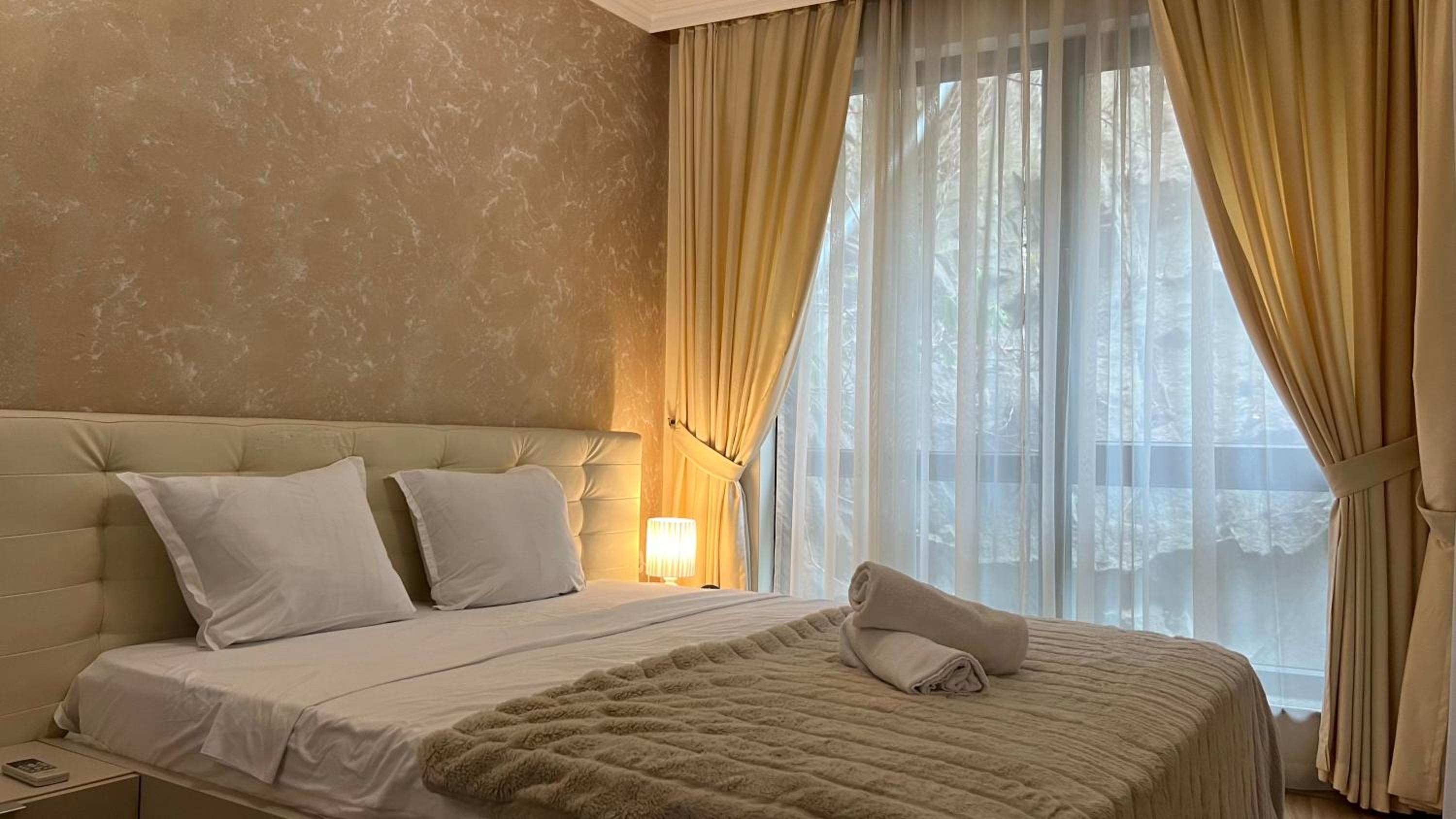 Serene Luxury Retreat Near Kapana