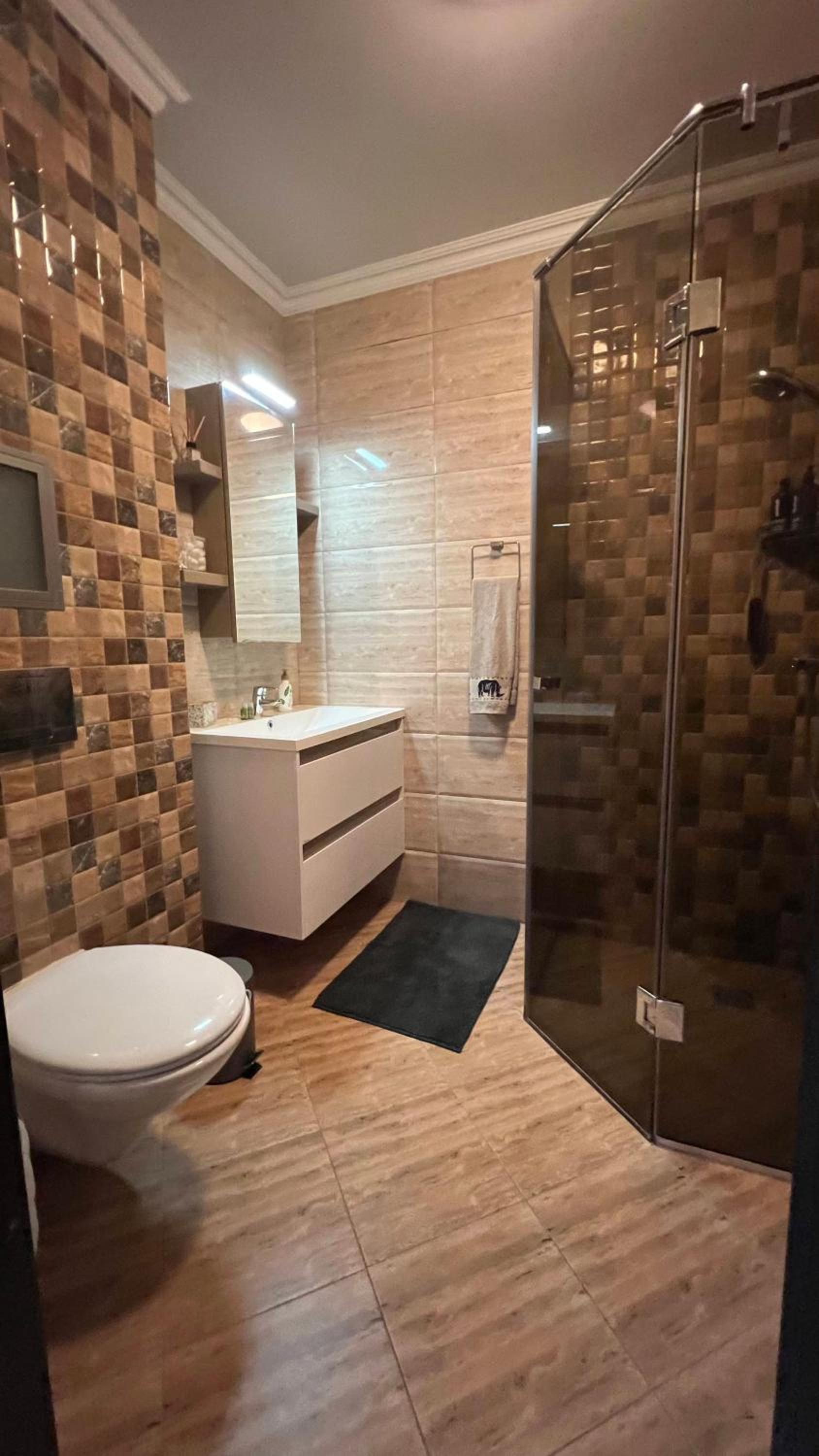 Serene Luxury Retreat Near Kapana