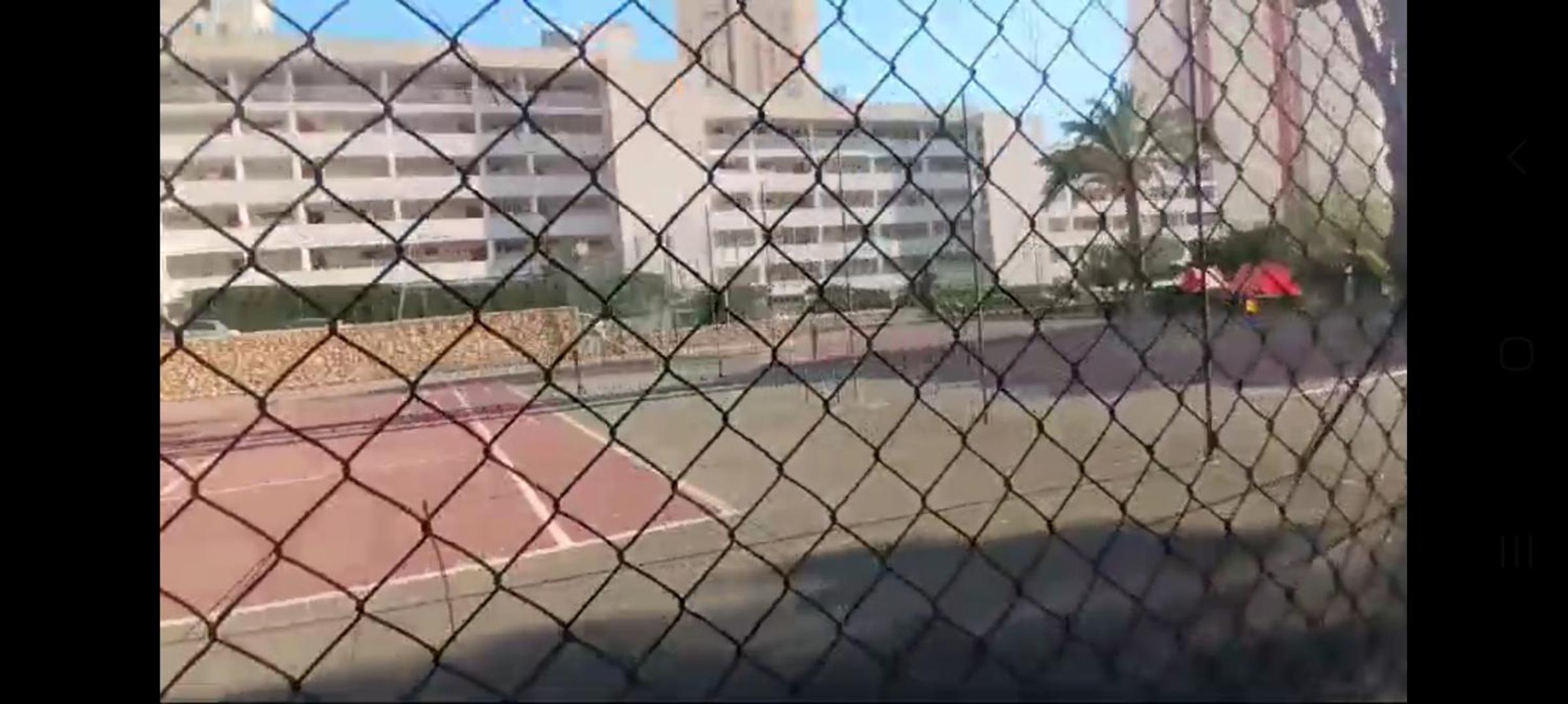 NUEVO APTO PARA HASTA 6 PERSONAS MUY CERCA DE PLAYA LEVANTE BENIDORM CON JARDÍNES Y GRAN PISCINA , PISTA DE TENnIS Y FUTBOL DEPORTES Y ZONA INFANTIL ,EN UR view 5