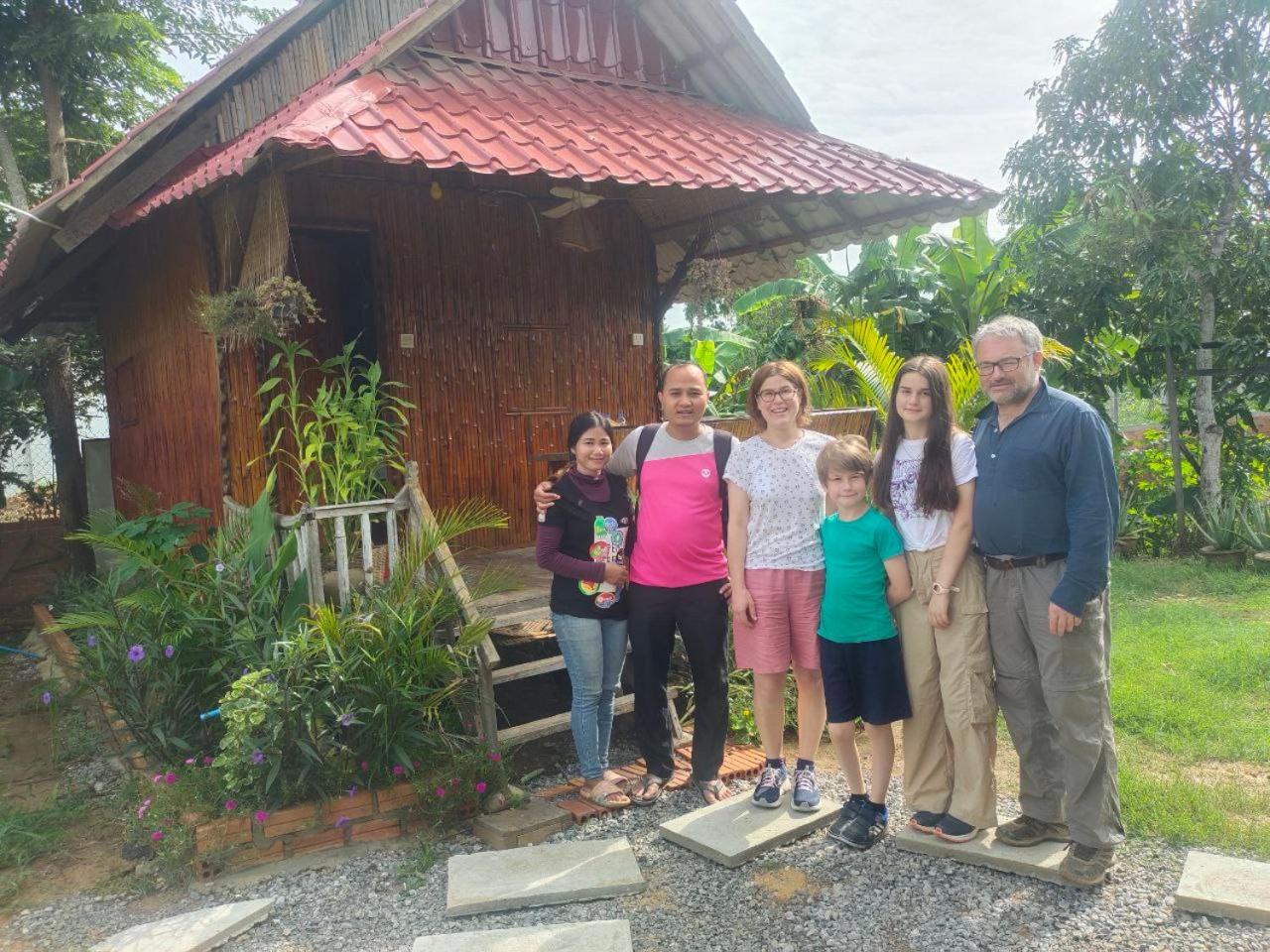 Savet Family Homestay & Tour view 3