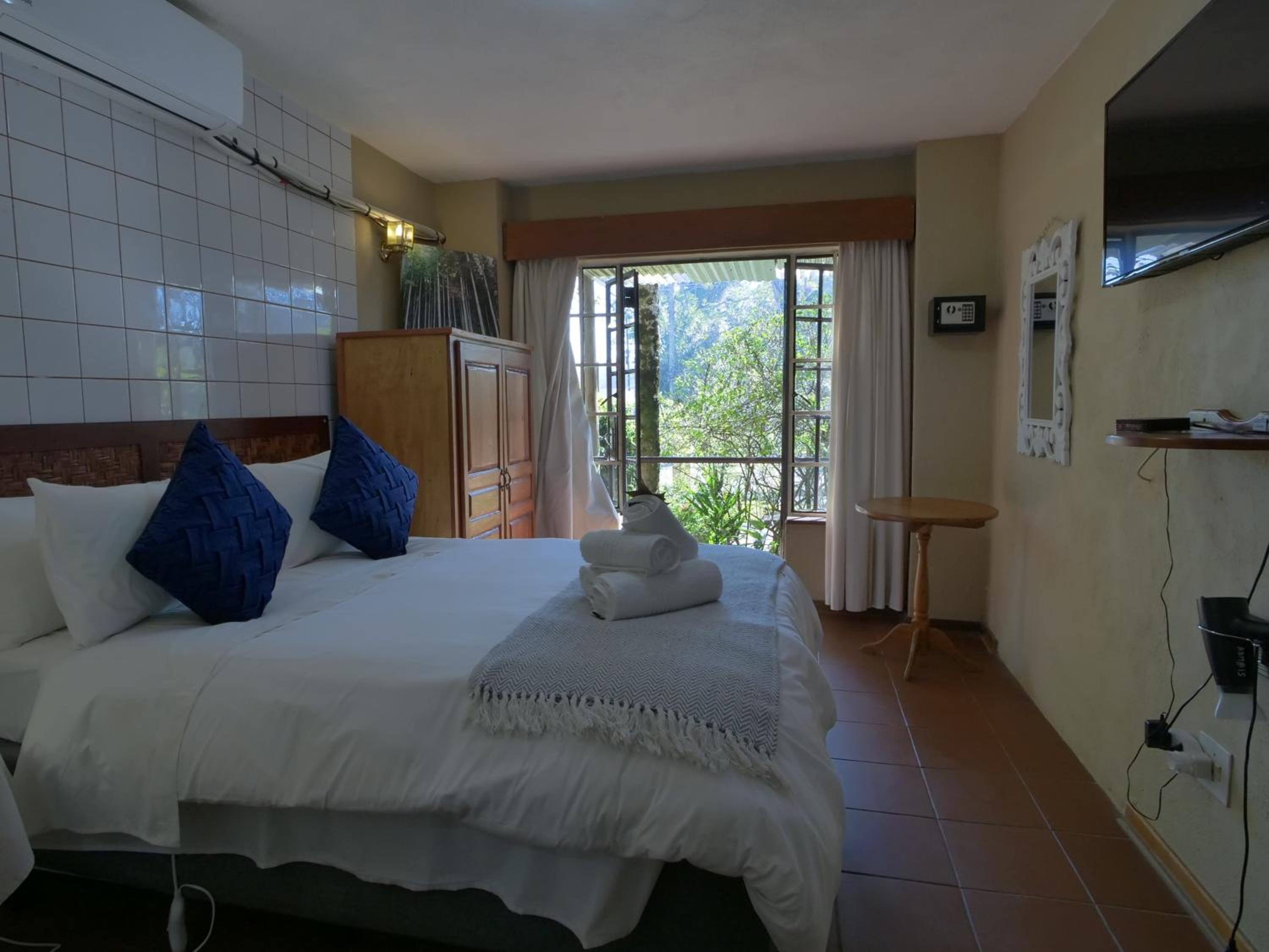 Autumn Breeze Manor Guest House