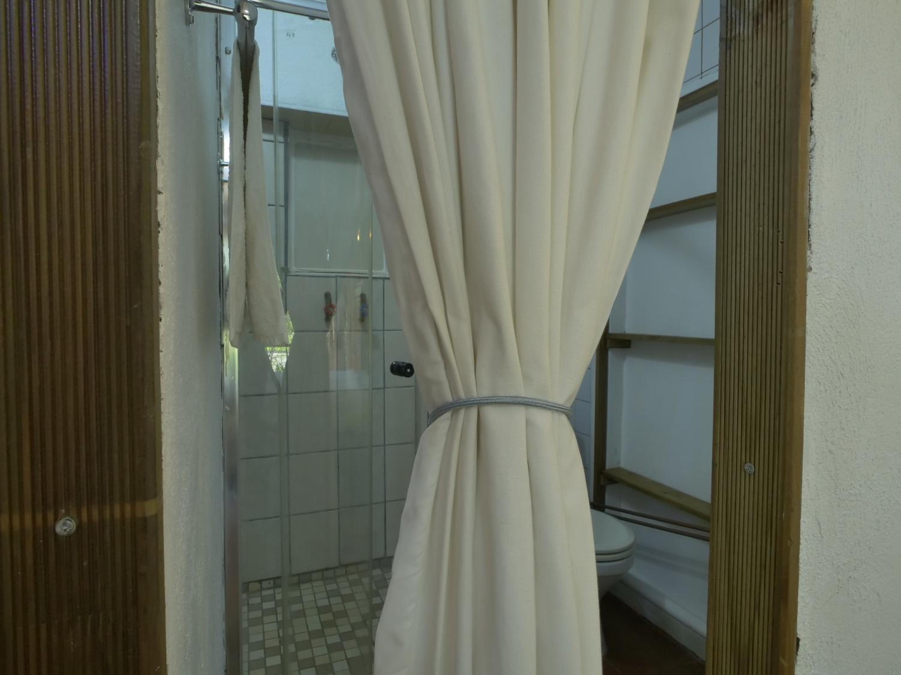 Autumn Breeze Manor Guest House