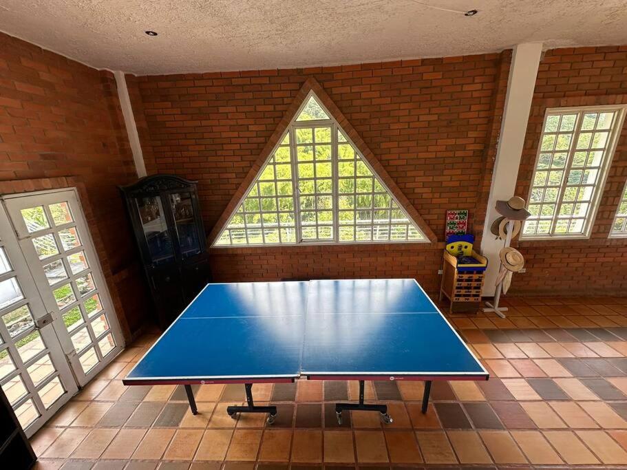 Casa con piscina a las afueras de Armenia
