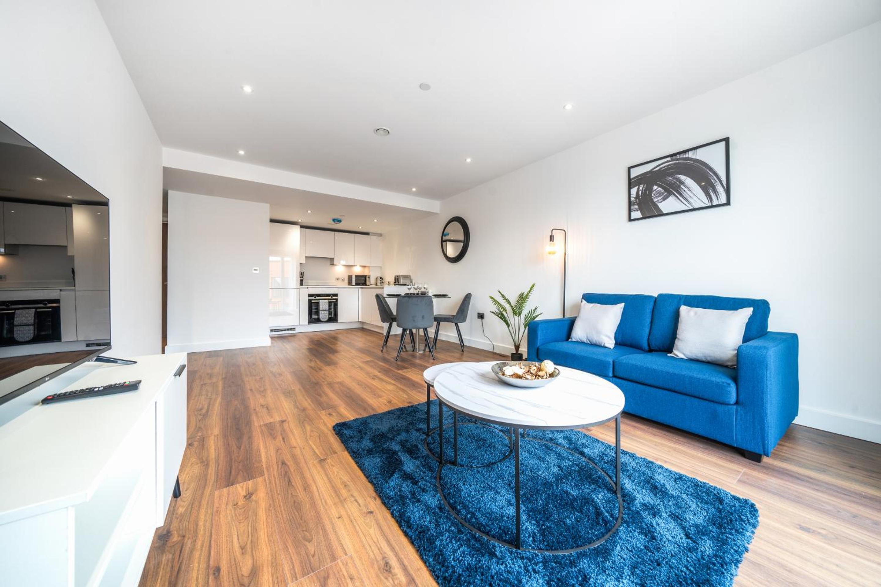 Elegant Apartment with Two Beds view 4