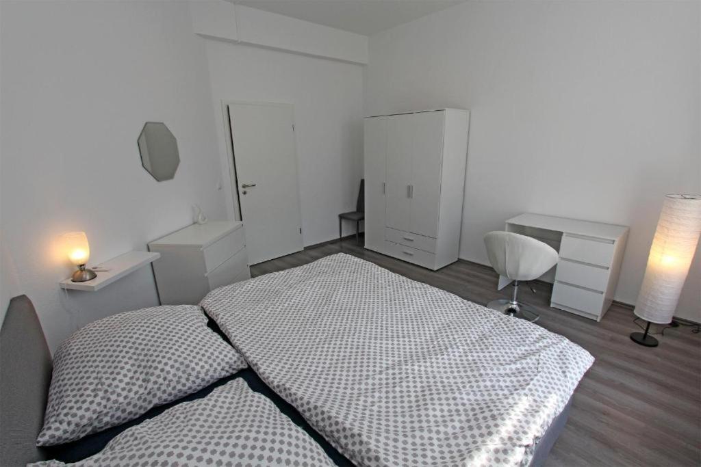 Am Kulturpark - Ferienwohnung mit 3 Schlafräumen für 6 Personen Neubrandenburg