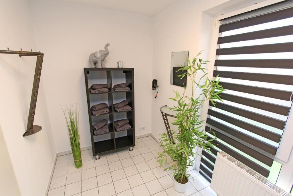 Am Kulturpark - Ferienwohnung mit 3 Schlafräumen für 6 Personen Neubrandenburg