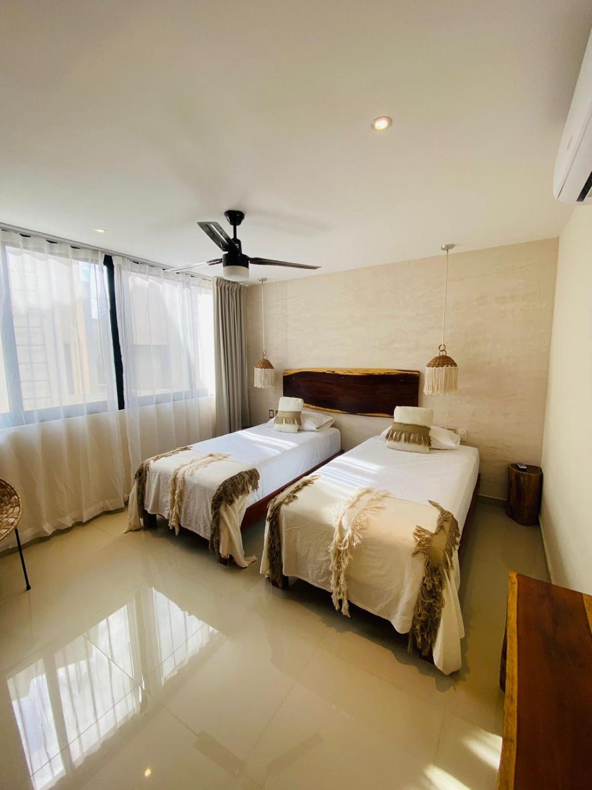 Penthouse PH1