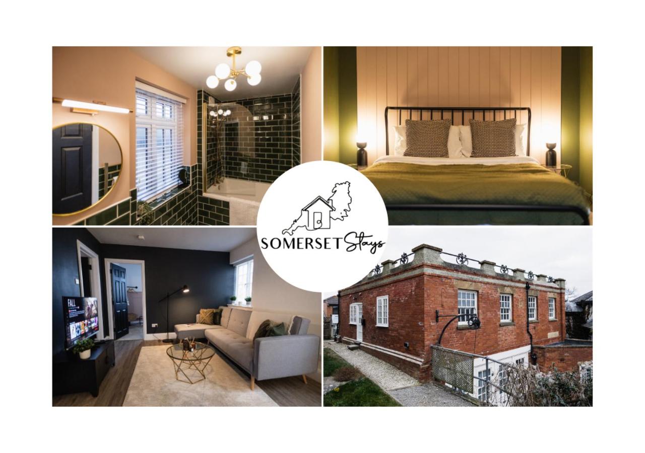 The Old Coach House, Gorgeous 3 Bed, Central, Modern, Parking, King Bed, HUGE Bath view 3