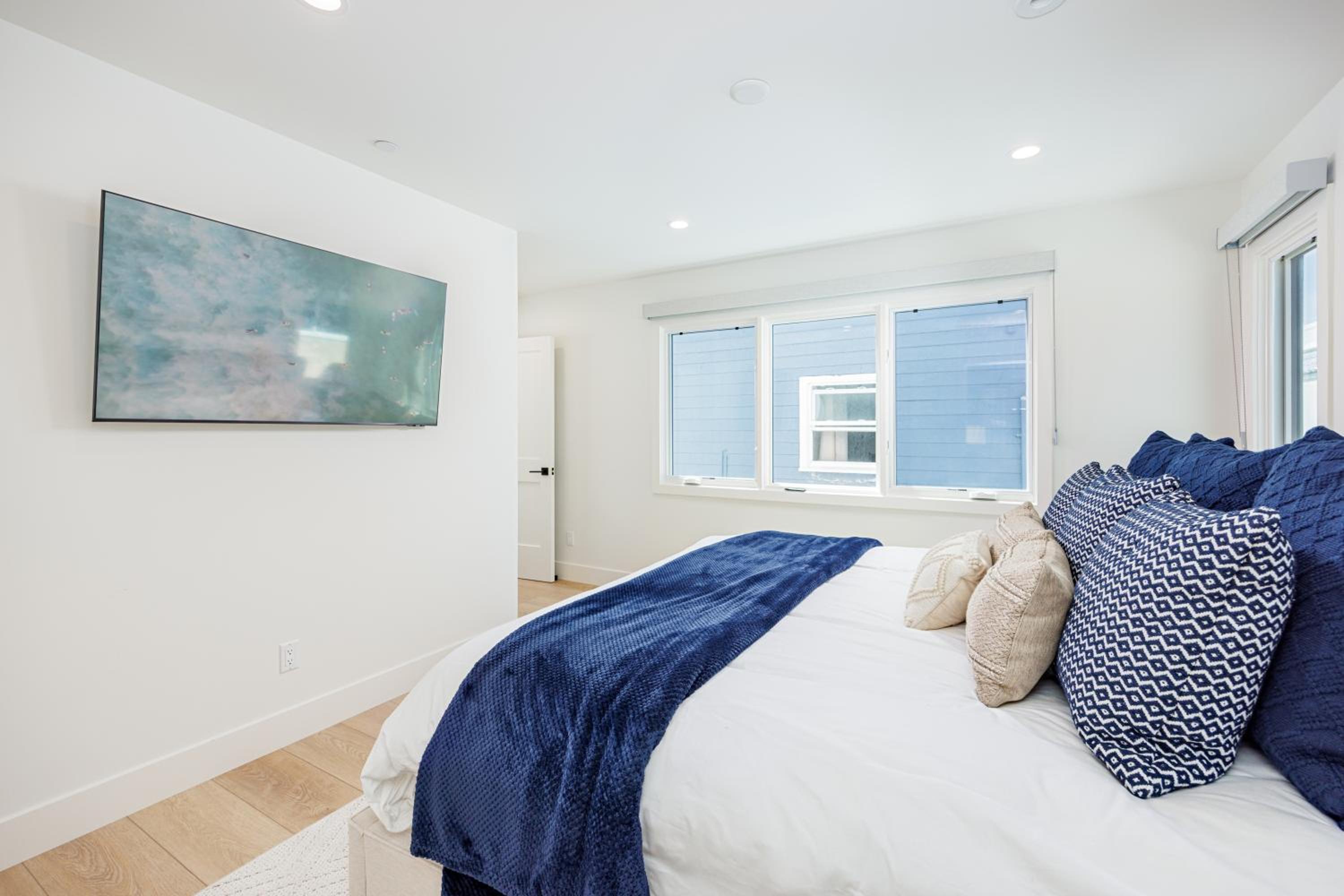 3 Bedrooms view 5