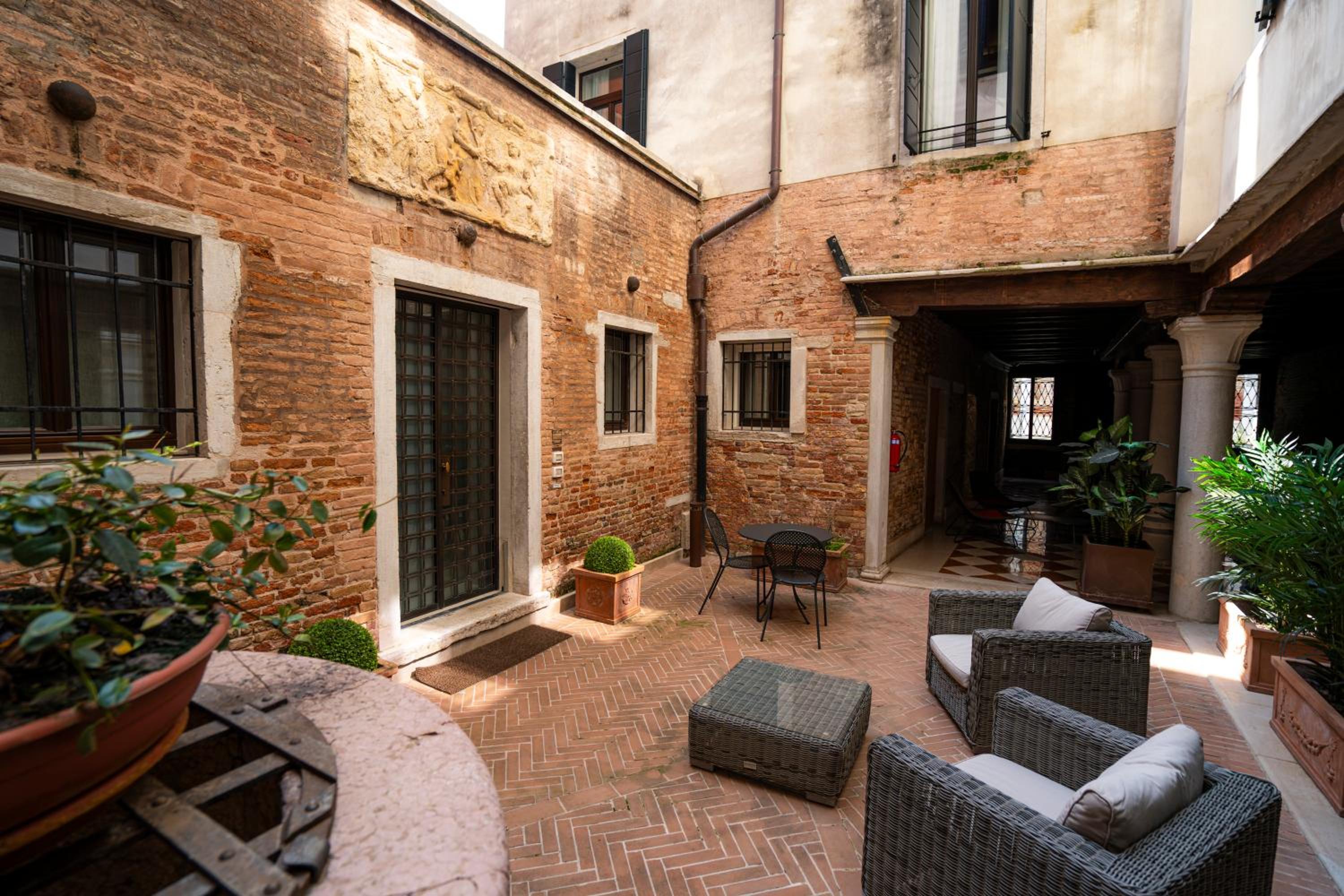 Palazzo Morosini Degli Spezieri - Lifestyle Apartments