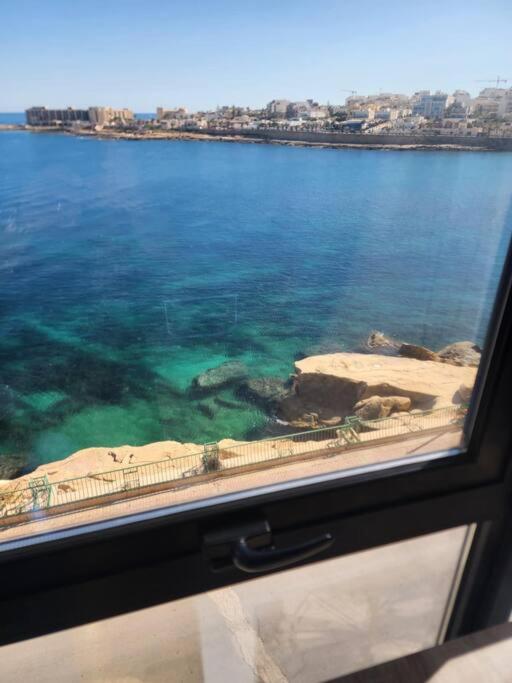 Seafront 2 bedroom apartment view 3