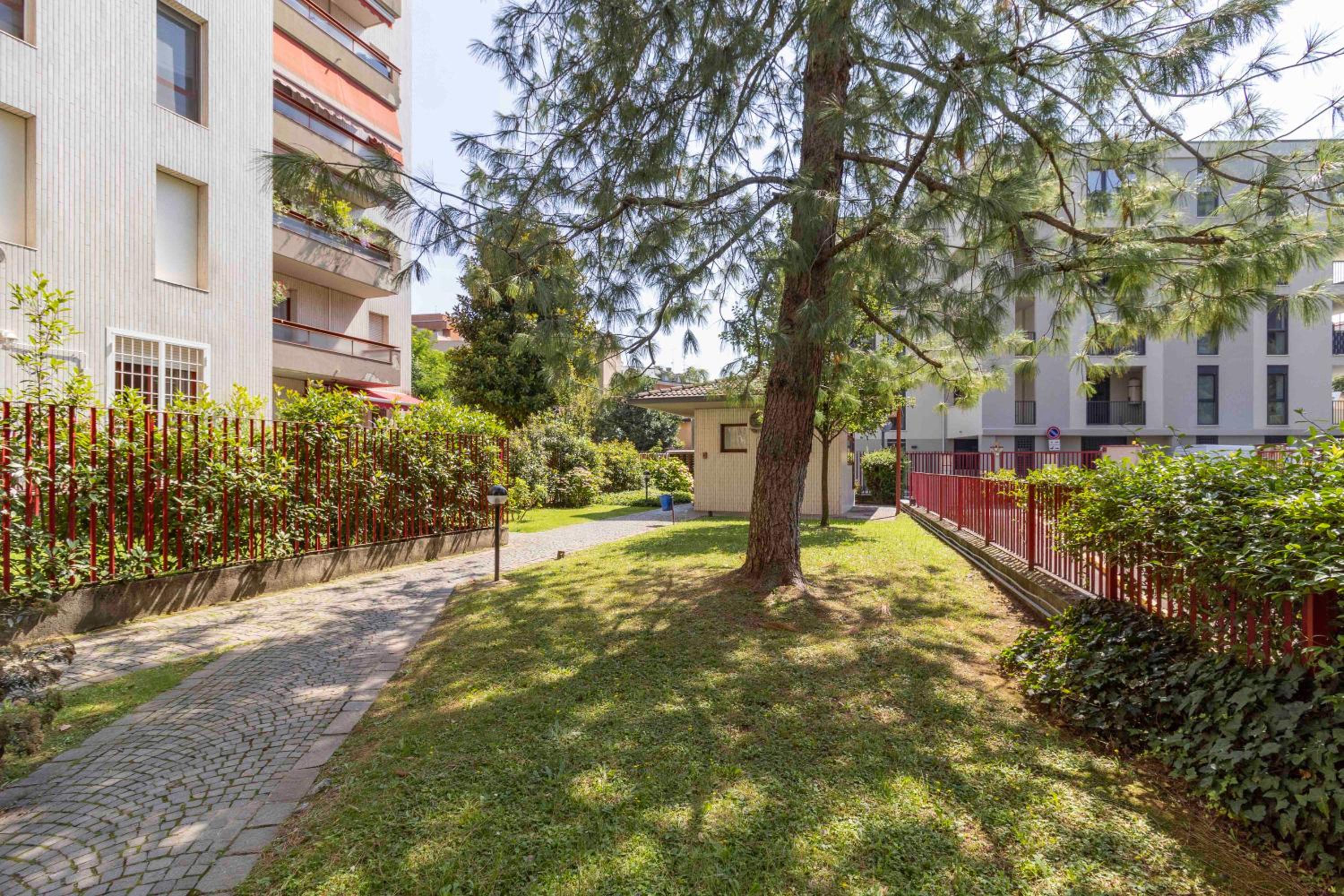 Bright House - Carozzi Apartments